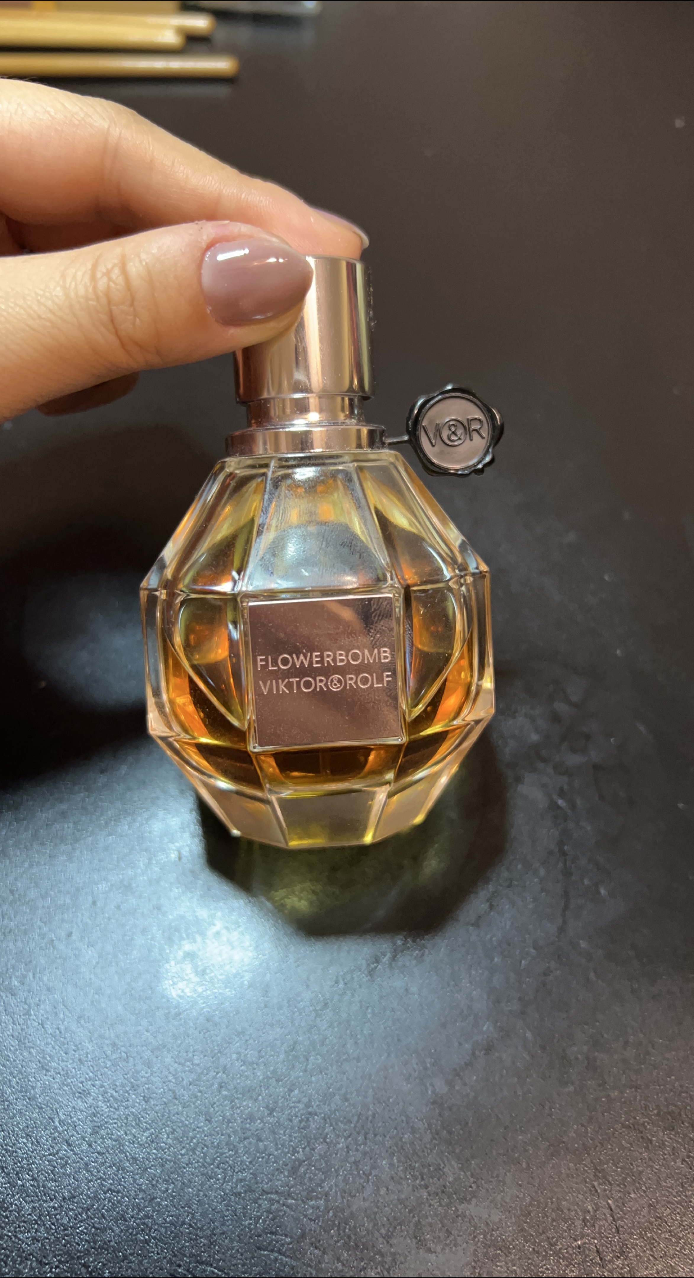 Viktor&Rolf Flowerbomb Eau de Parfum 50ml thumbnail