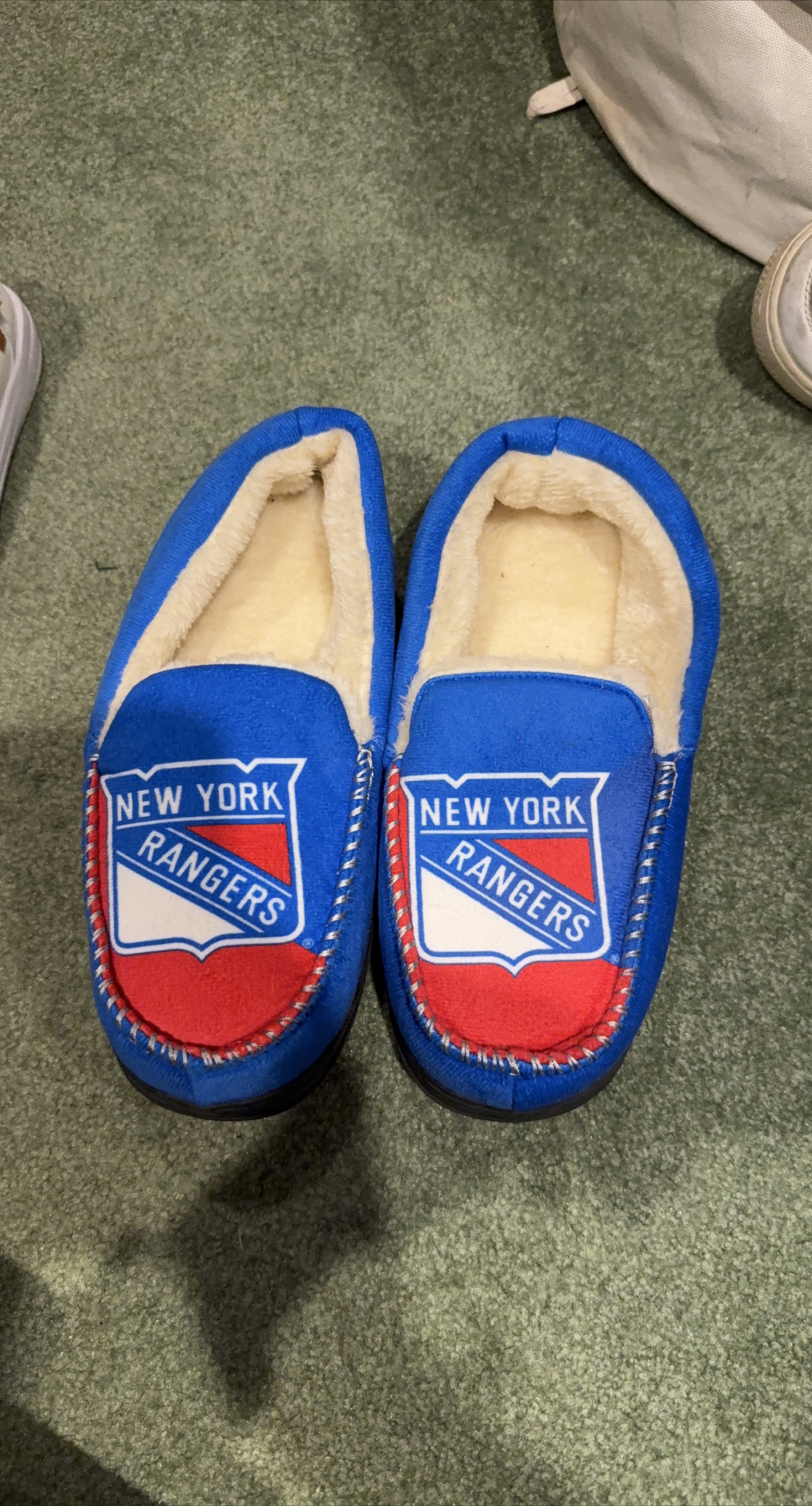 New York Rangers Men's Slippers - Size S (7-8) thumbnail
