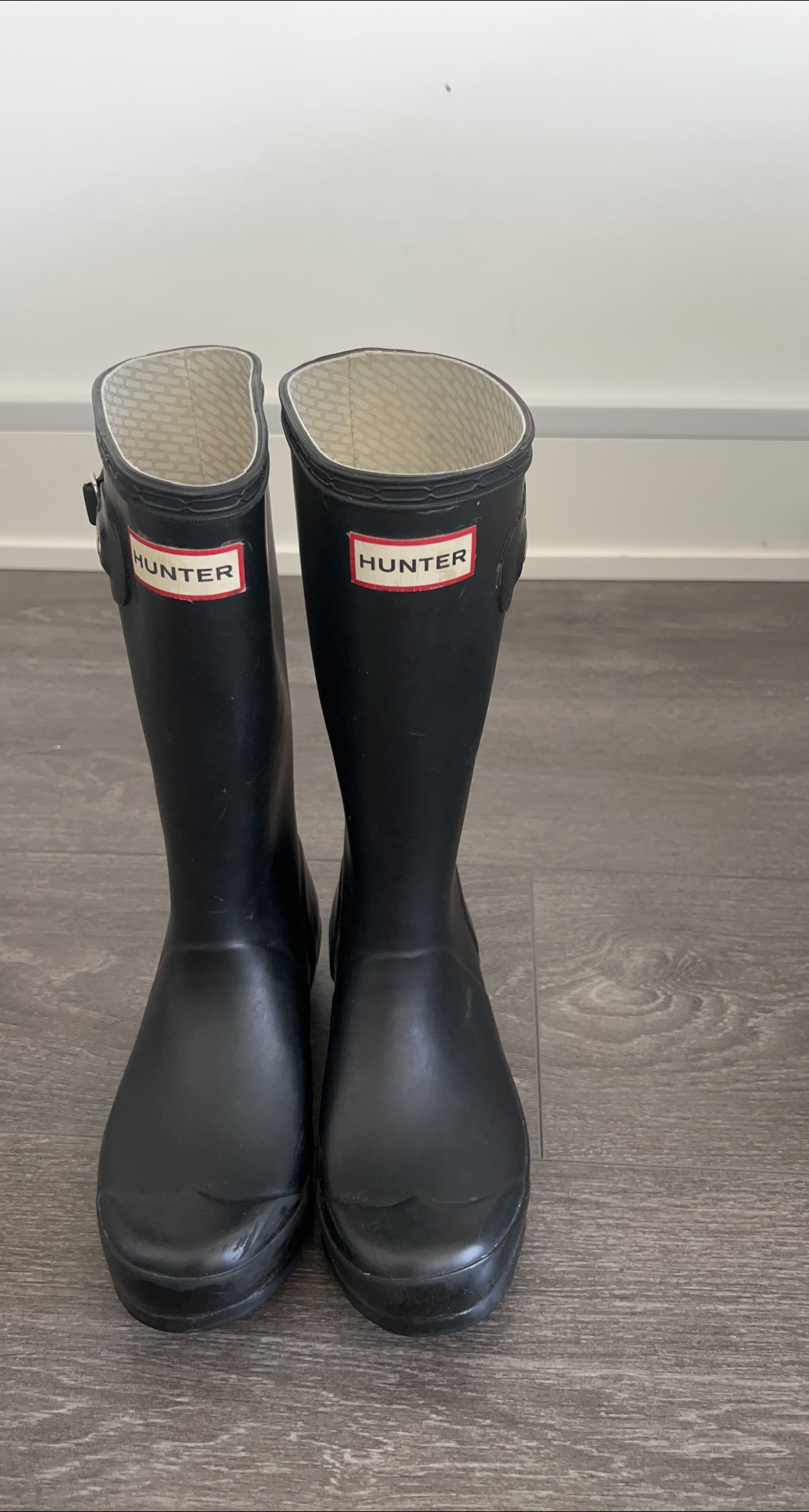 Hunter Black Rain Boots Size 4 Kids thumbnail