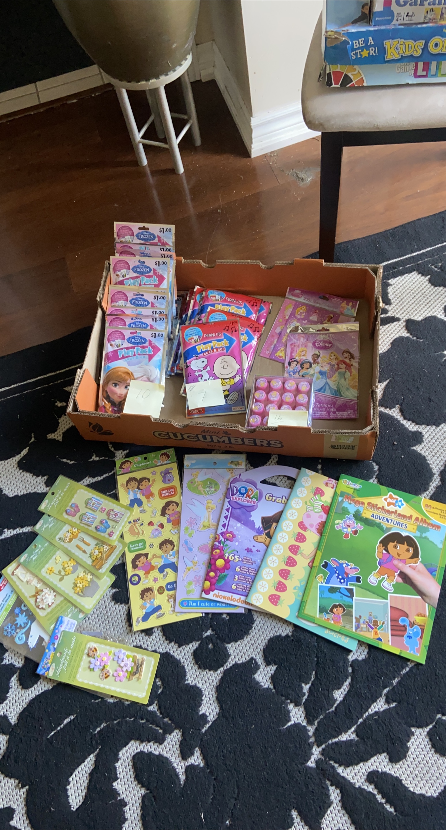 Party Kids Stickers - Frozen, Dora, Peanuts thumbnail