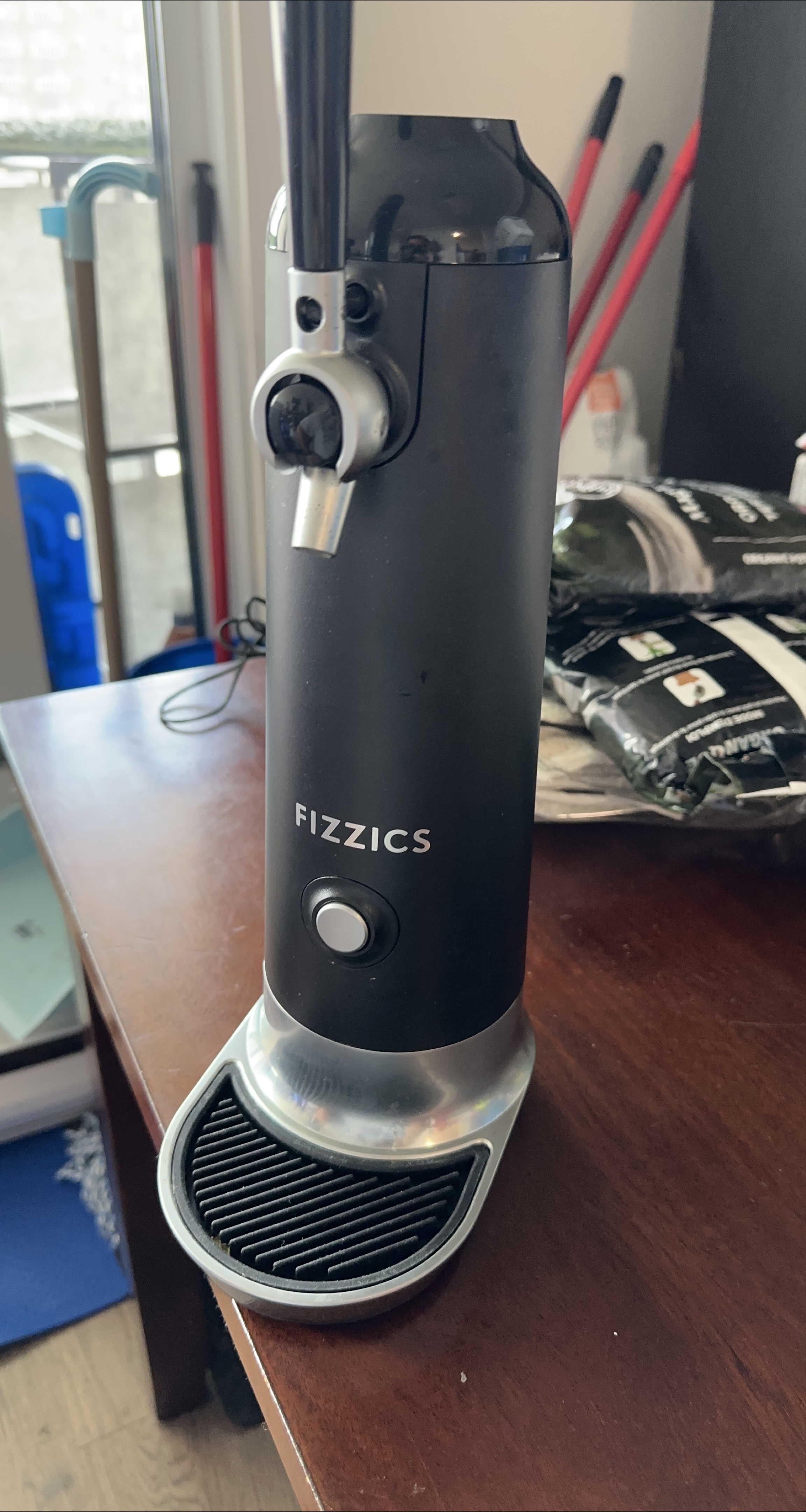 Fizzics DraftPour Beer Dispenser thumbnail