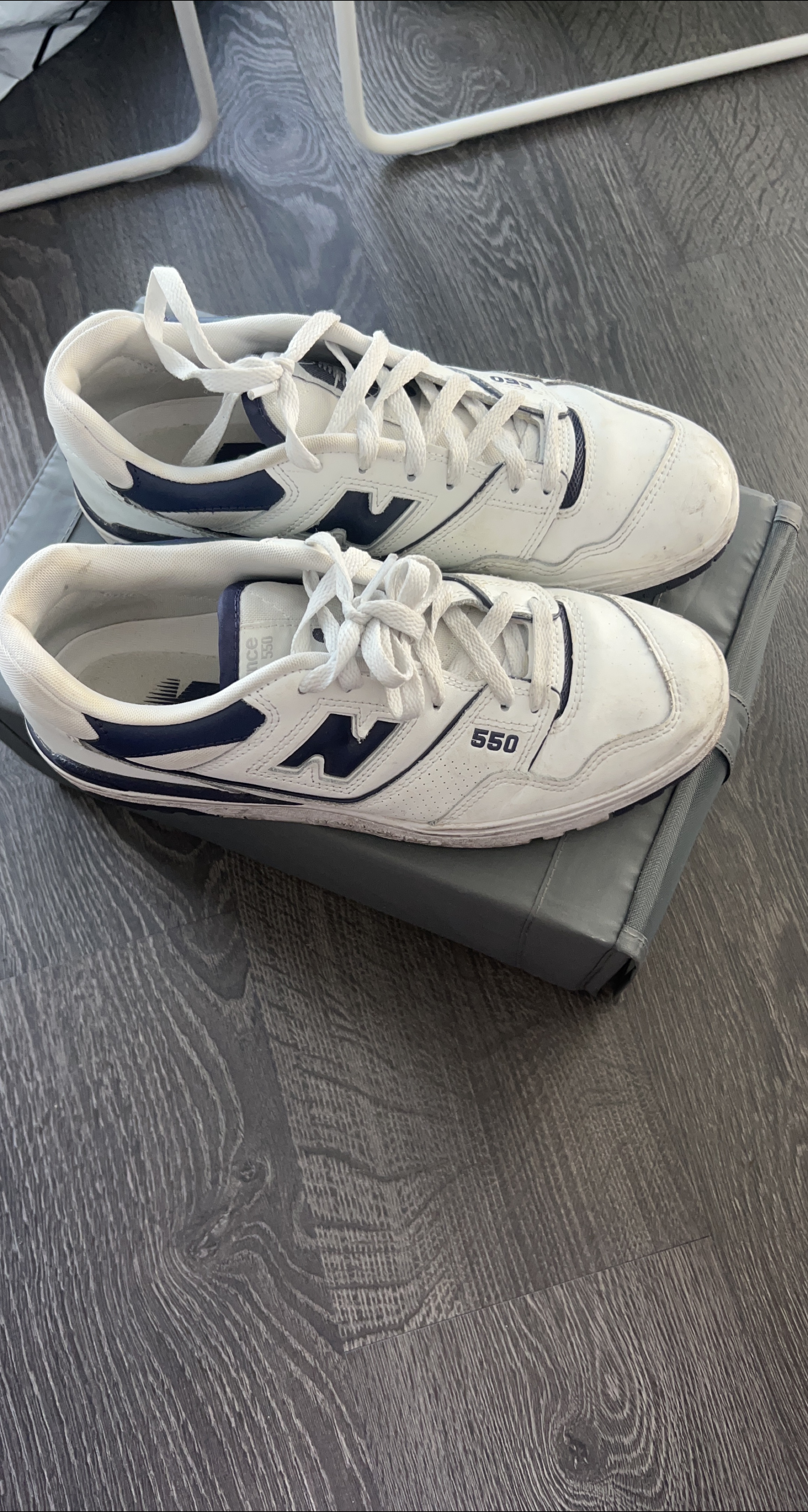 New Balance 550 White & Navy Sneakers image indicator(1)