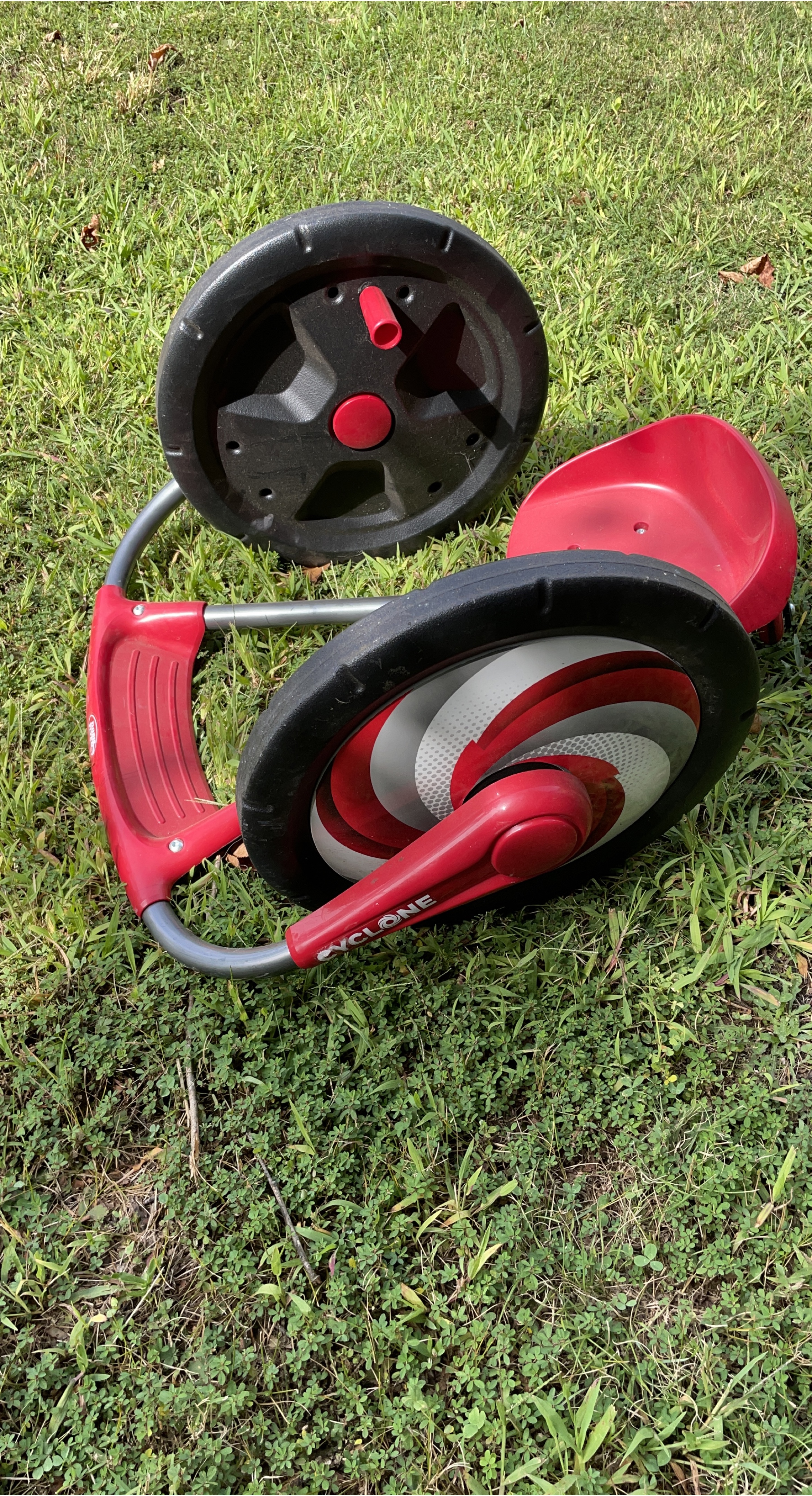 Radio Flyer Cyclone Ride-On thumbnail