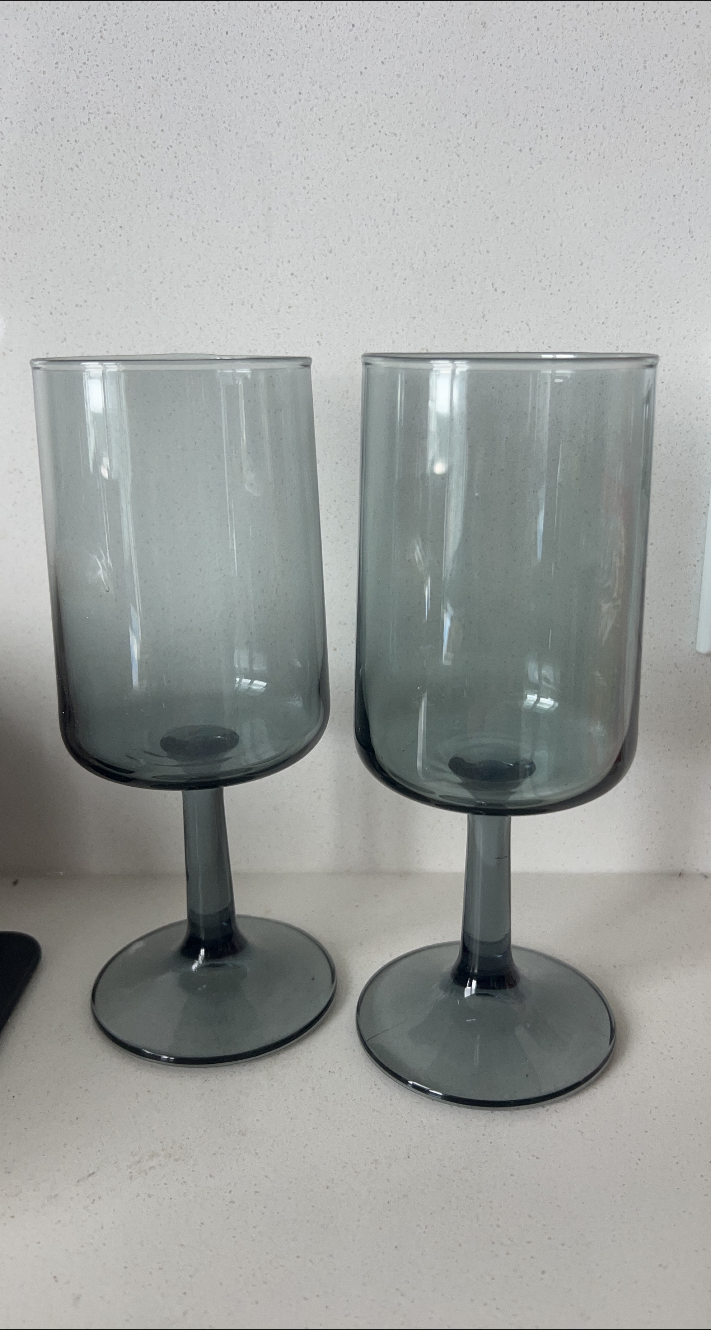 Set of 2 Grey Wine Glasses thumbnail