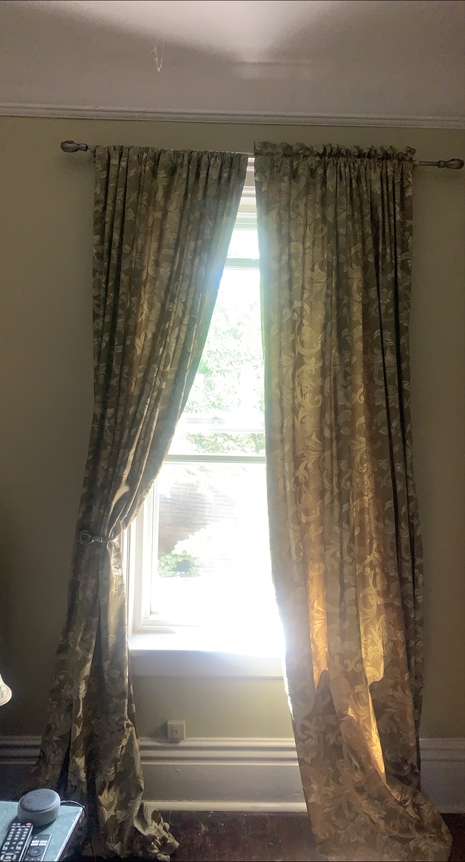 Curtains - Interior Decor thumbnail