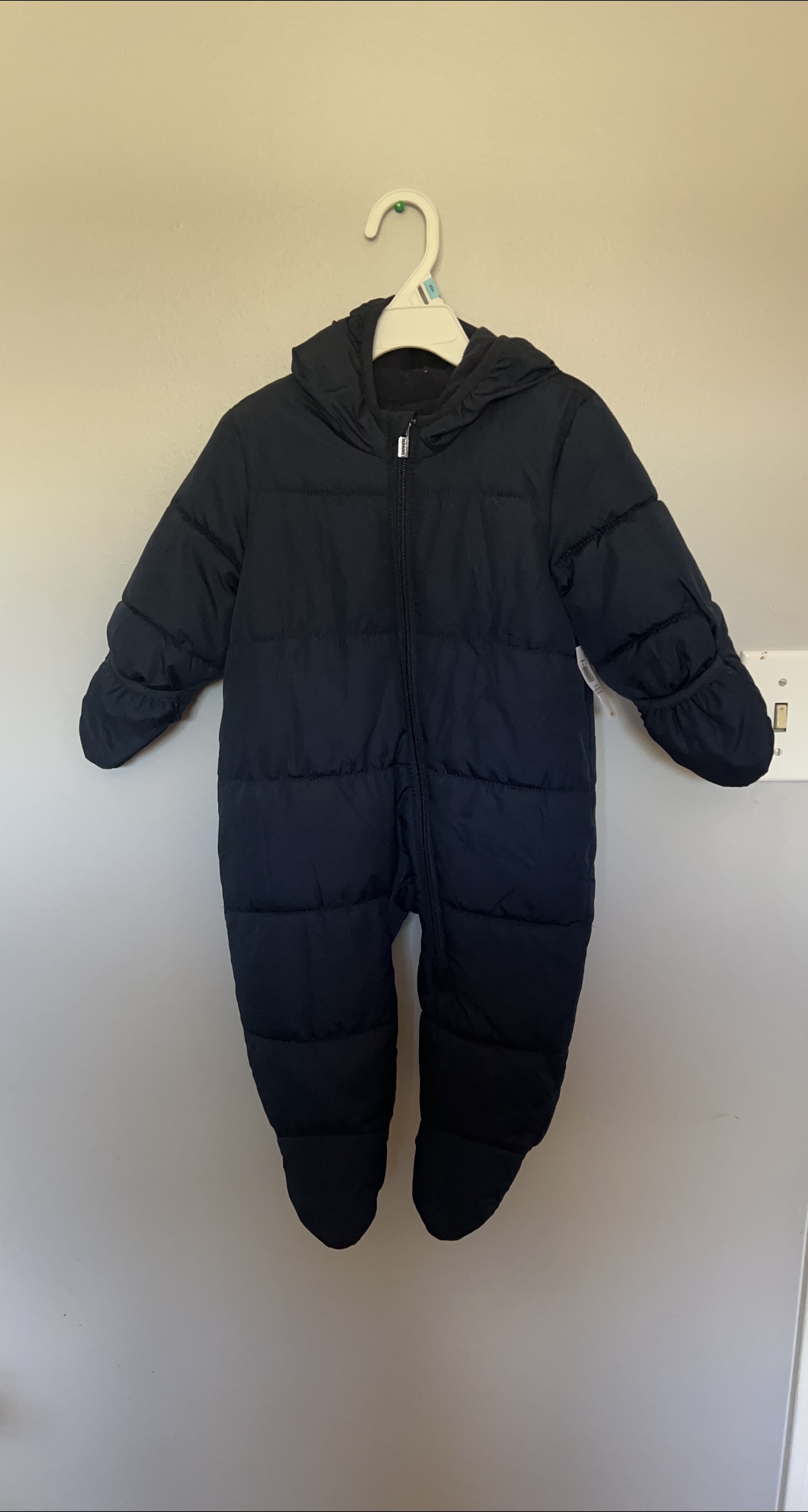 New Old Navy Snowsuit - 6-12M