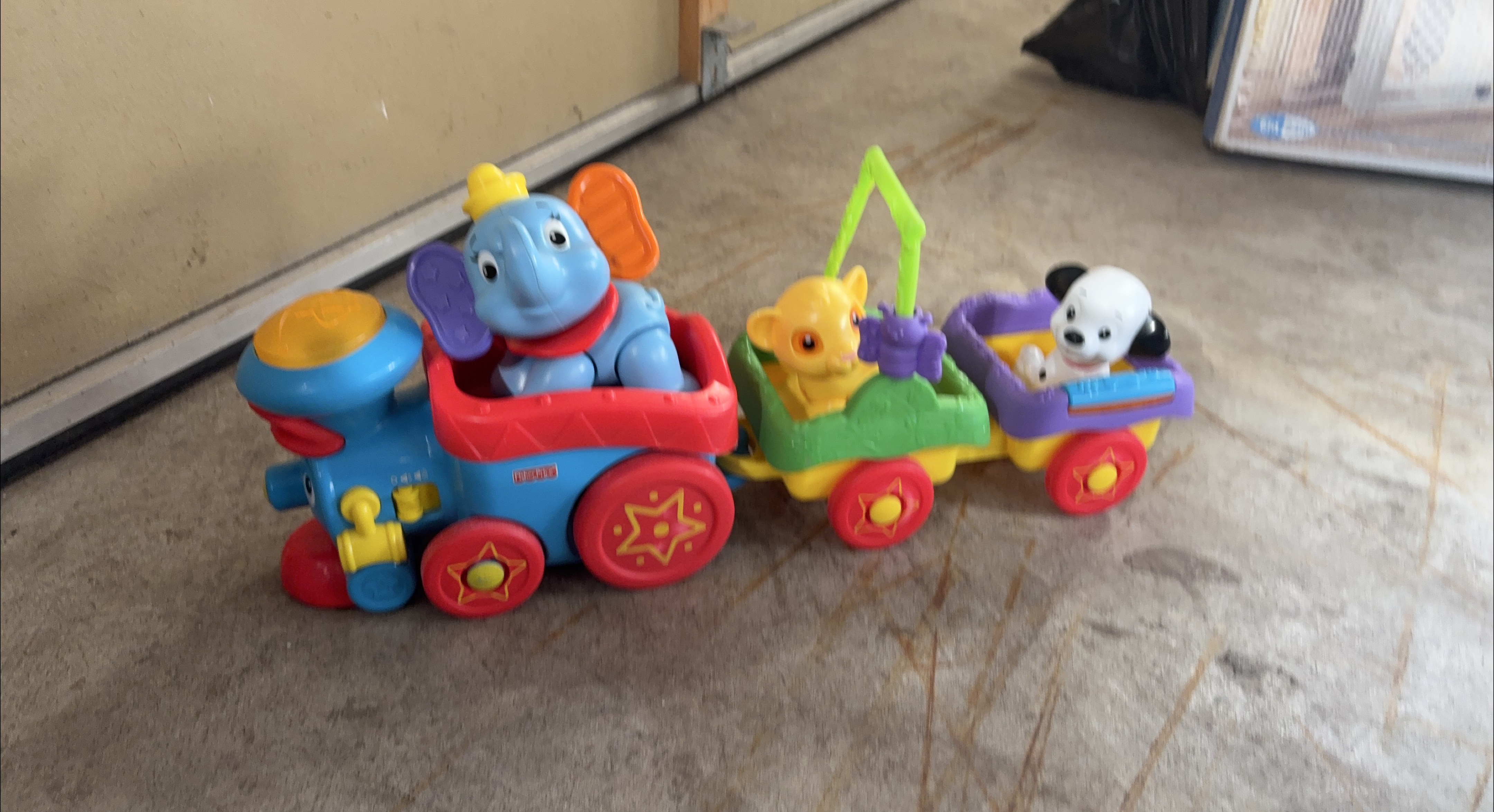 Toy Train-Fisher-Price Dumbo Parade Train thumbnail