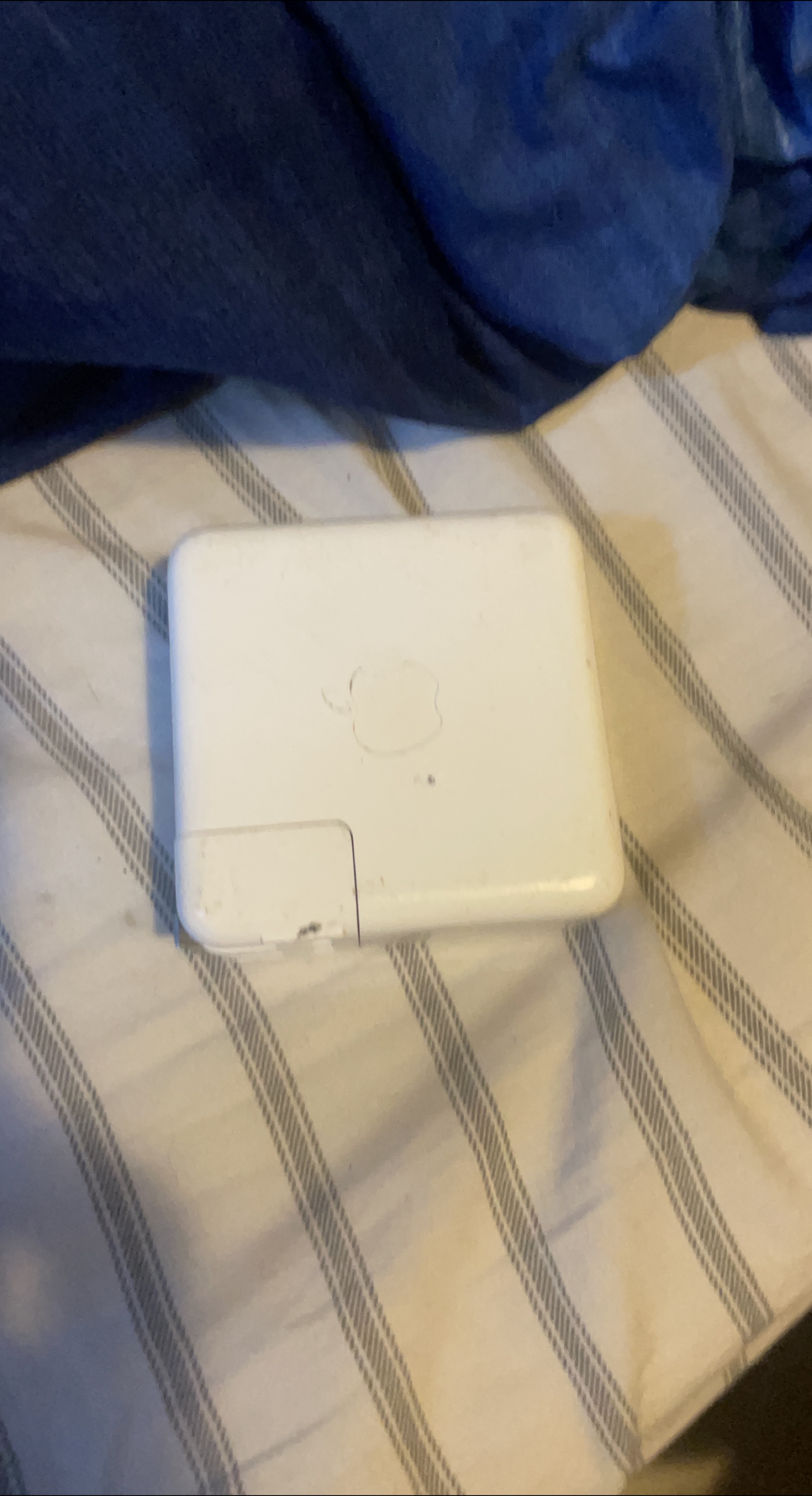 Apple Charger thumbnail