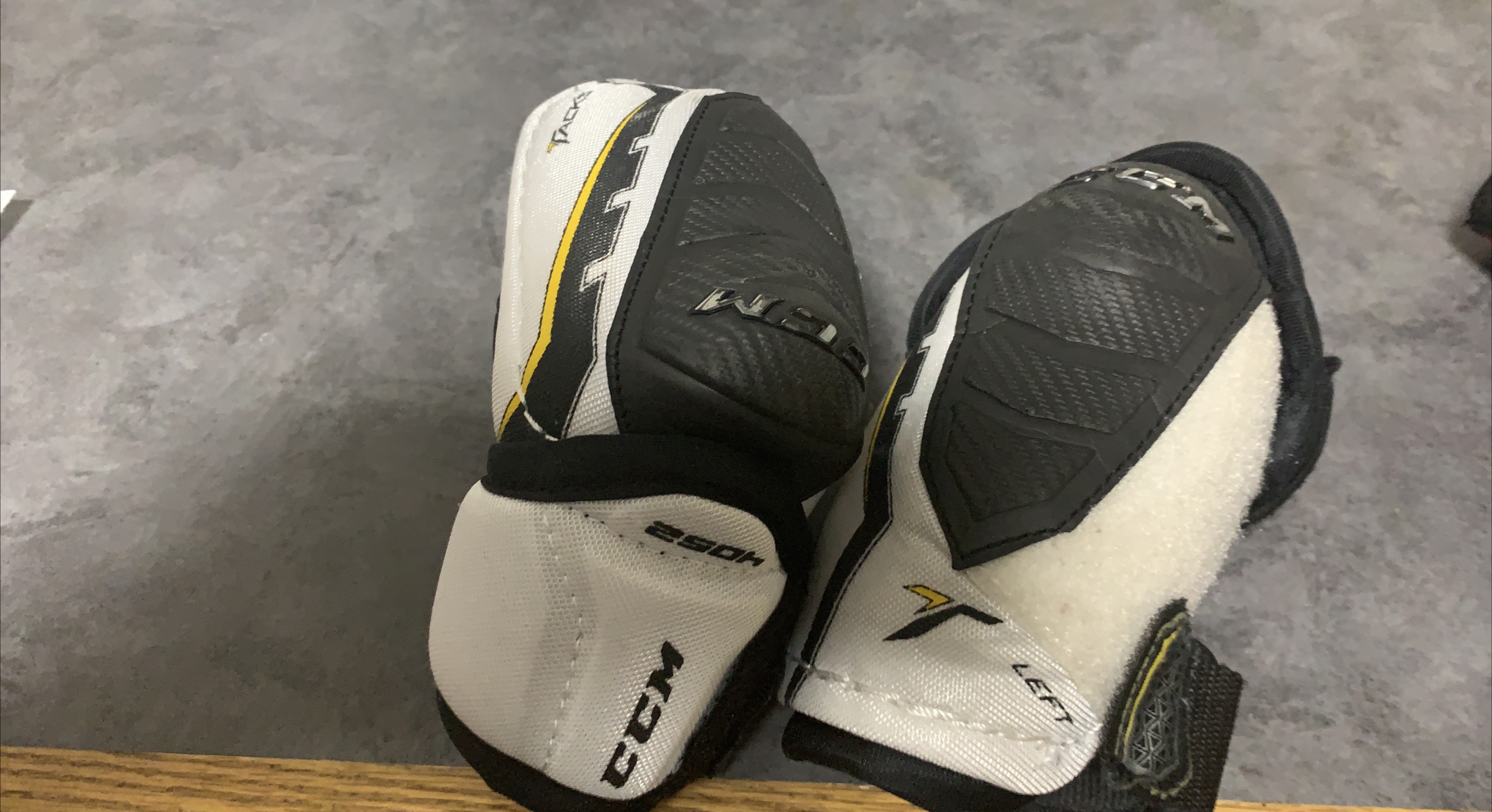 CCM Tacks 250 Hockey Elbow Pads - Left & Right thumbnail