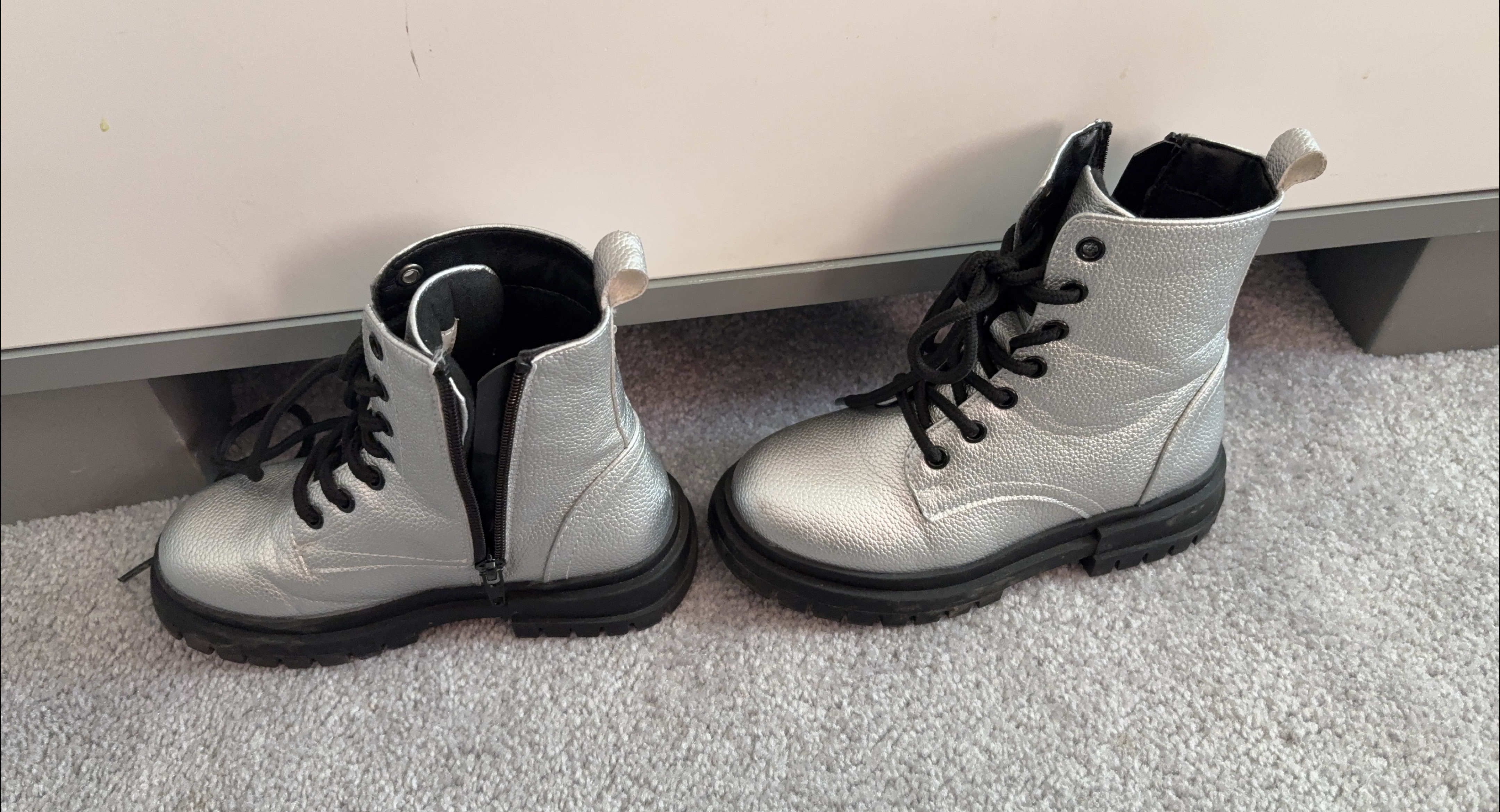Silver Boots thumbnail