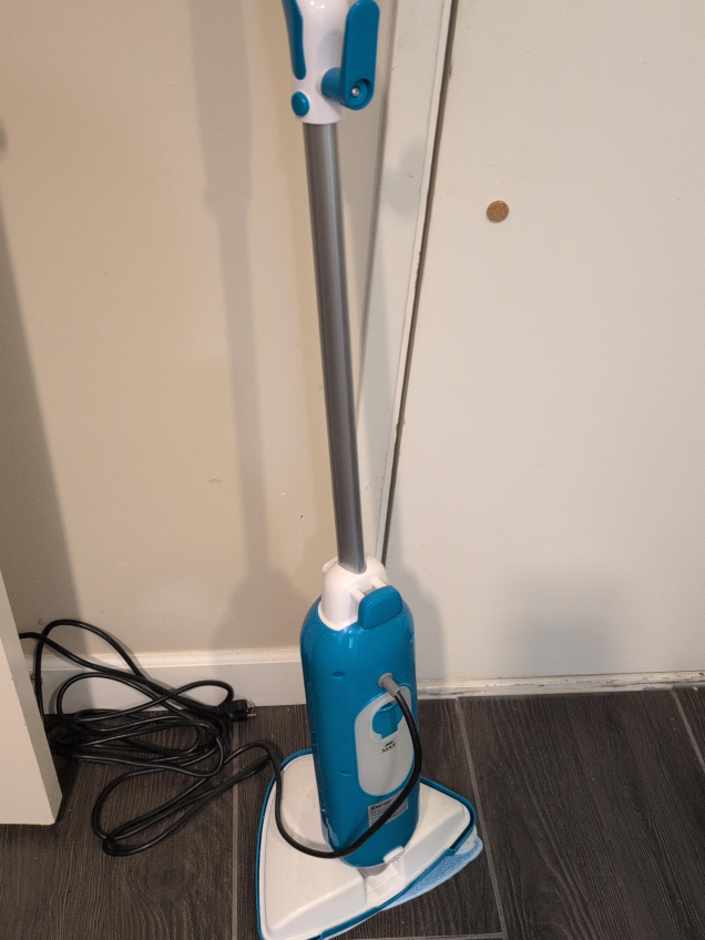 Costway Steam Mop - Blue & White image indicator(1)