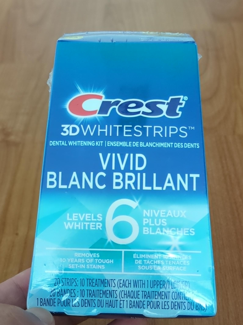 Unopened Crest 3D Whitestrips Vivid Dental Whitening Kit thumbnail