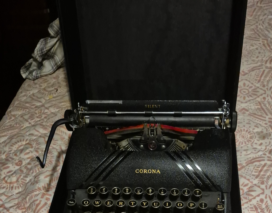 Vintage Corona Silent Typewriter with Case thumbnail