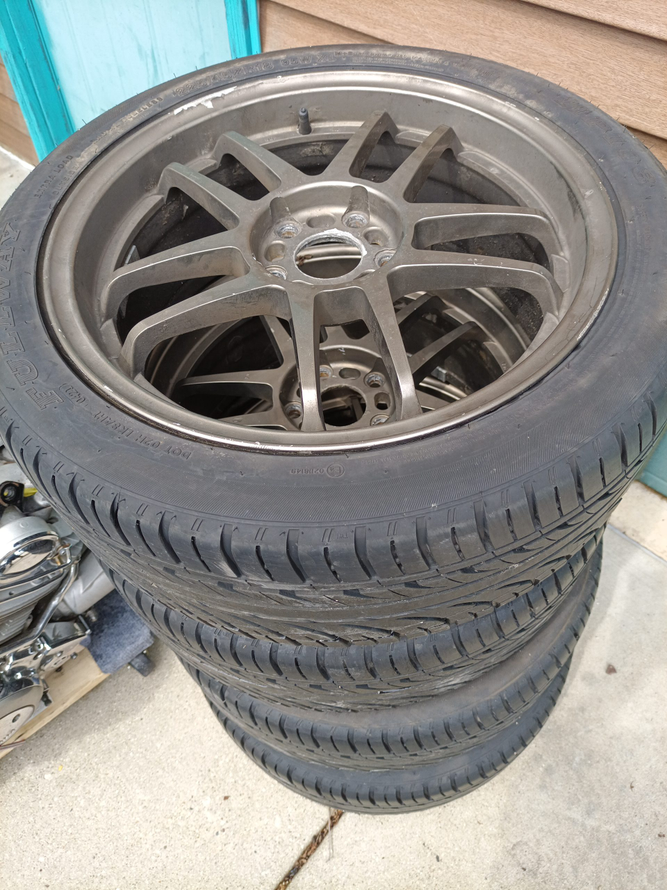 Set of 4 Tires - 225/45R18 thumbnail