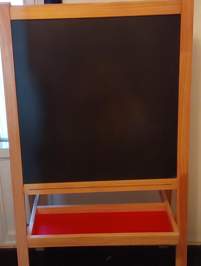 IKEA Mala Easel - Kids' Art Fun! thumbnail