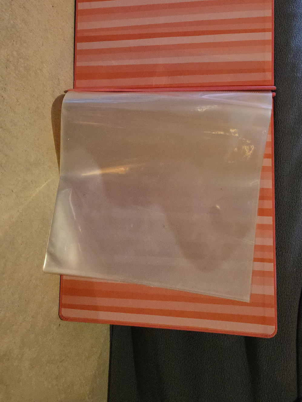 Binder - Pink thumbnail