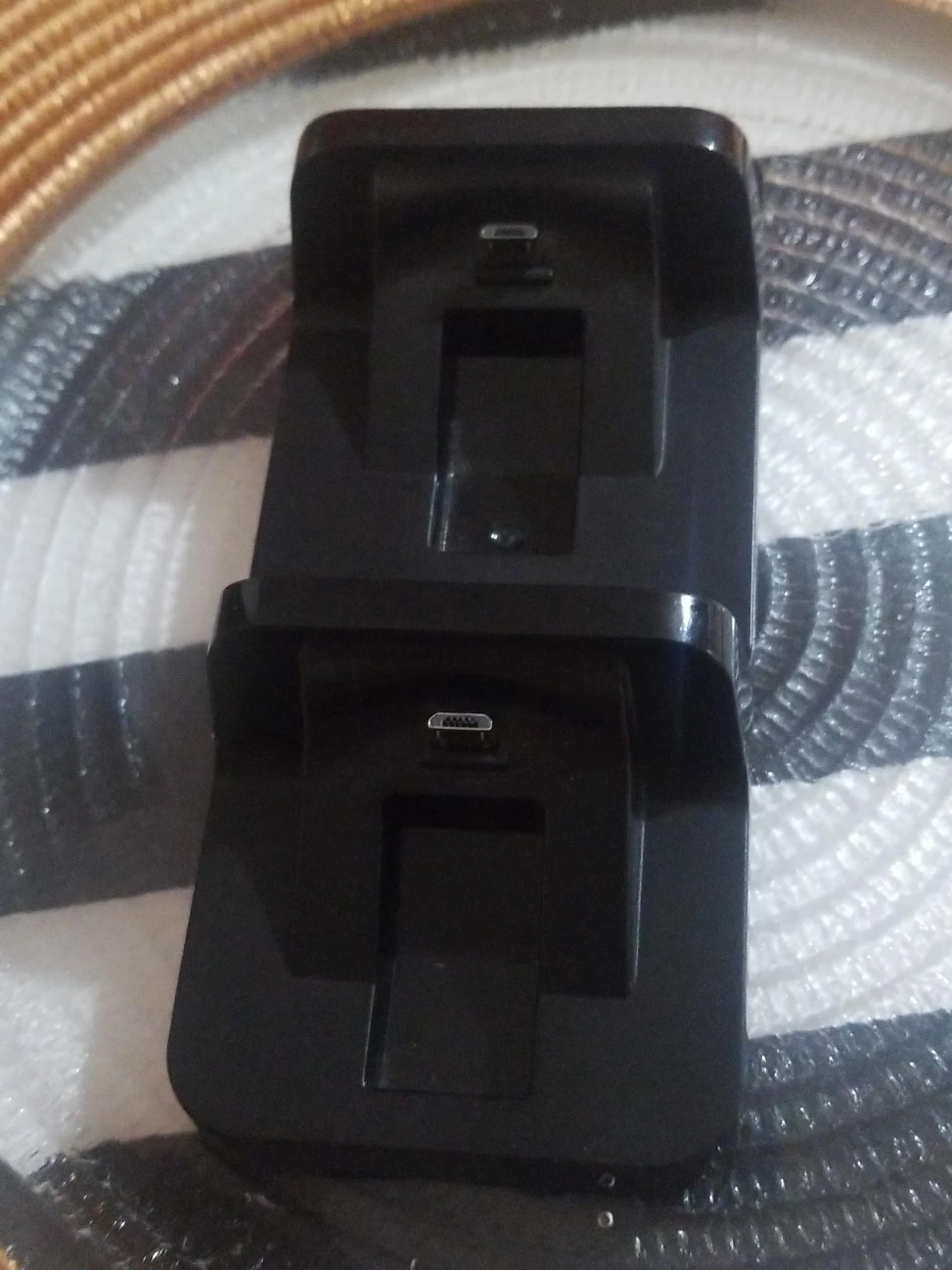 Dual Charger Docking Station for PS4 Controller thumbnail