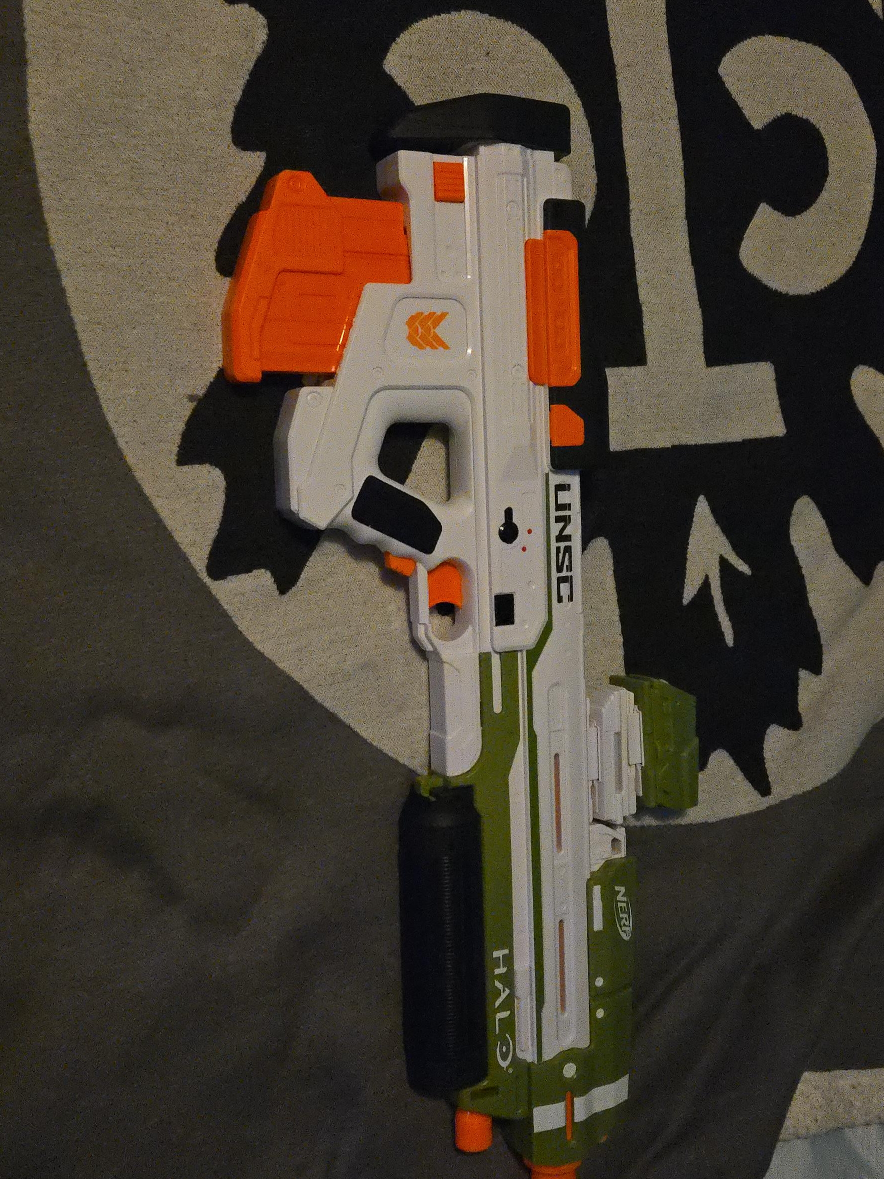 Nerf Halo MA40 Blaster + Accessories