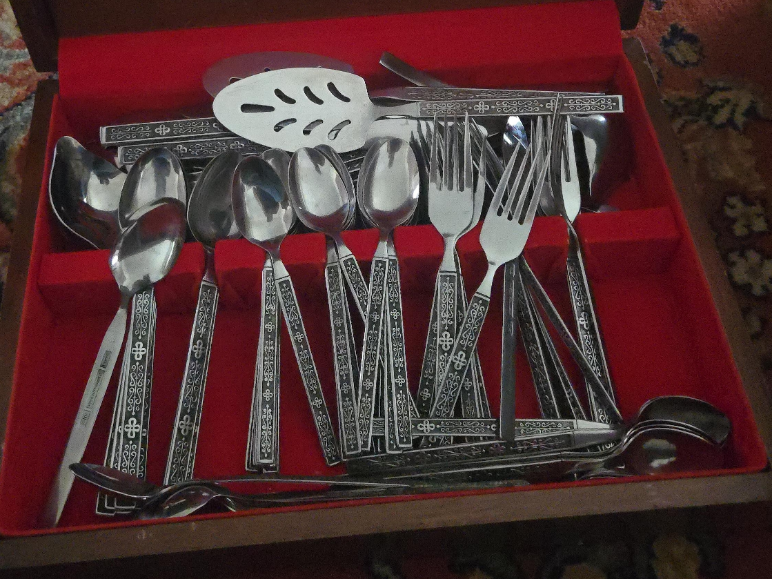 Stainless Steel Flatware Set with Box thumbnail