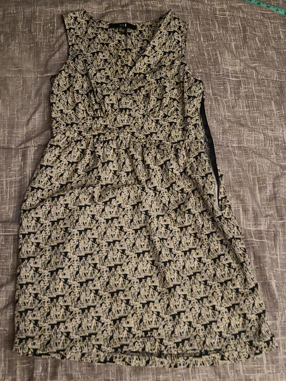 Forever 21 Sleeveless V-Neck Dress