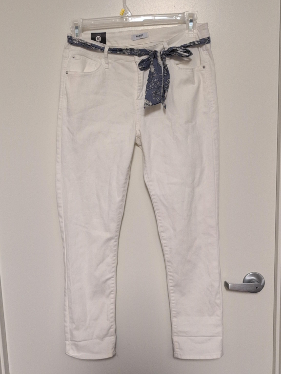Kensie White Jean Capris - Size 10  * New with tags!