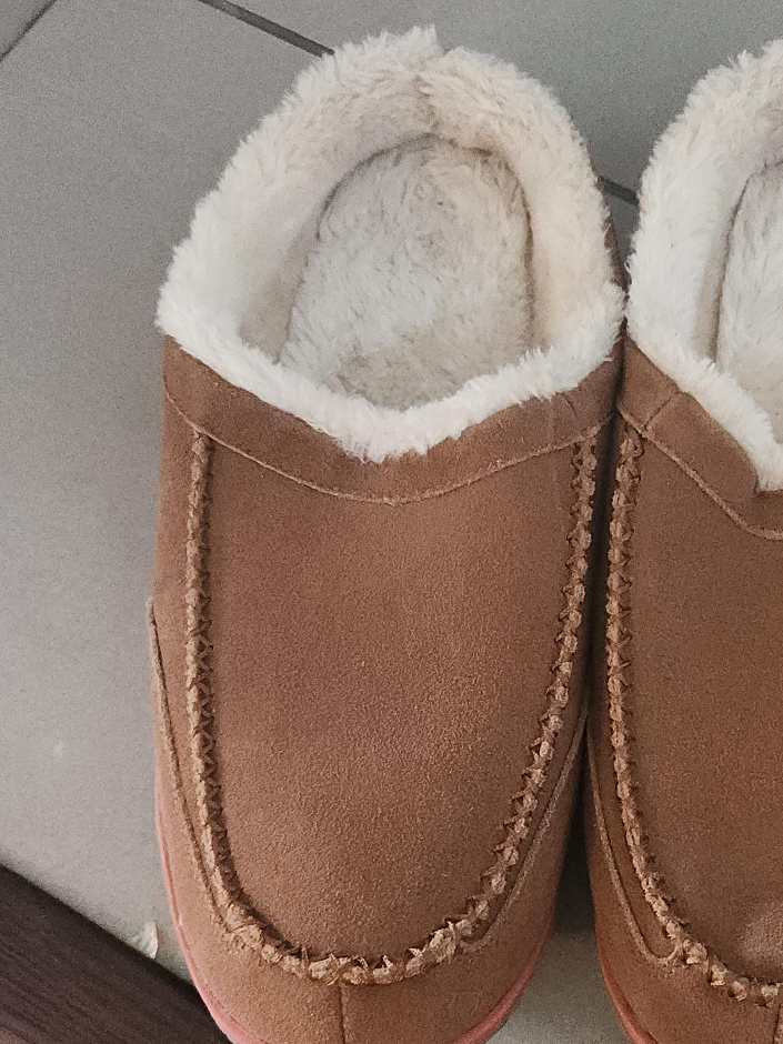 Canadiana Size 11-12 Slippers thumbnail