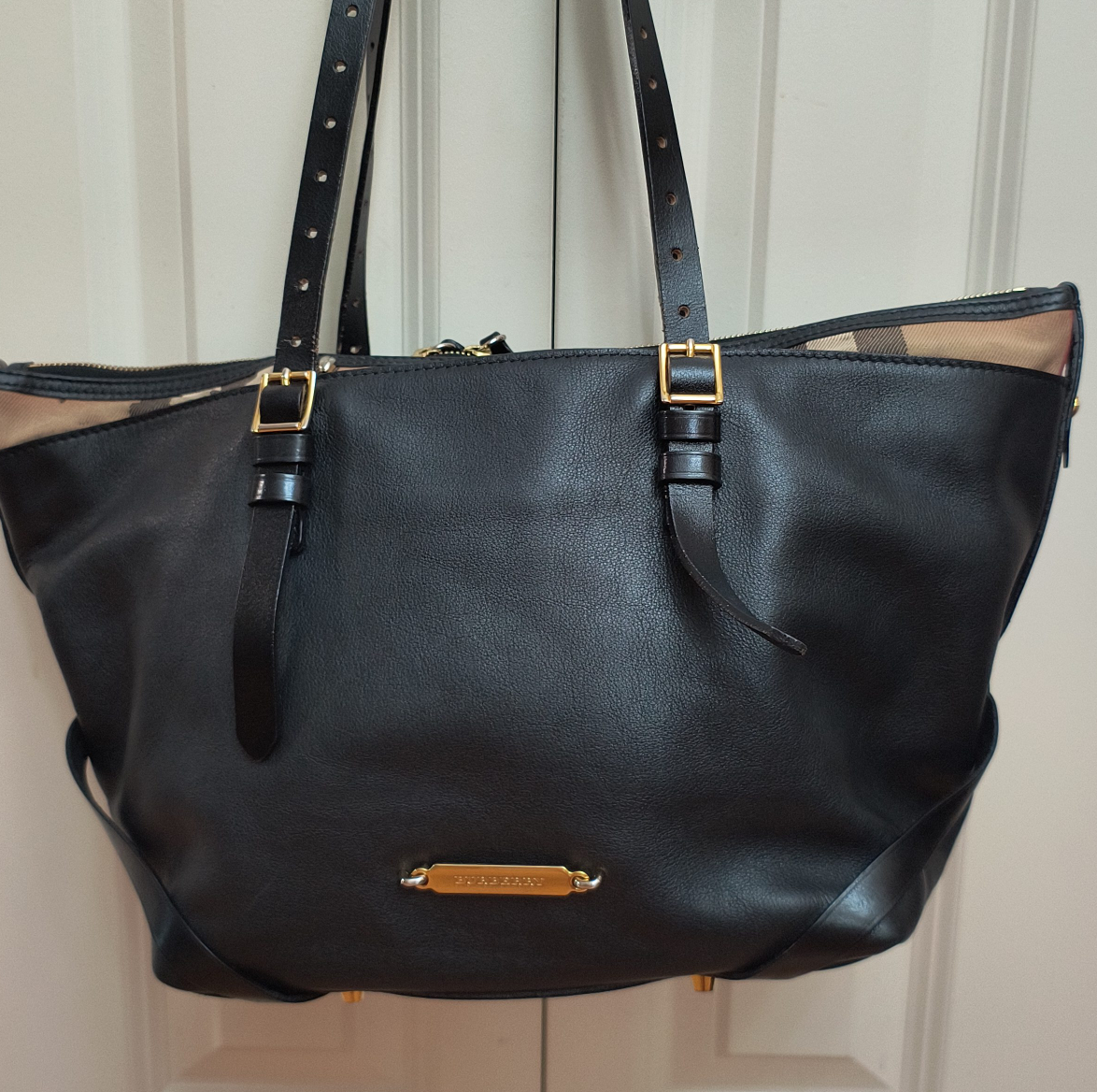 Burberry Black Leather Shoulder Bag thumbnail