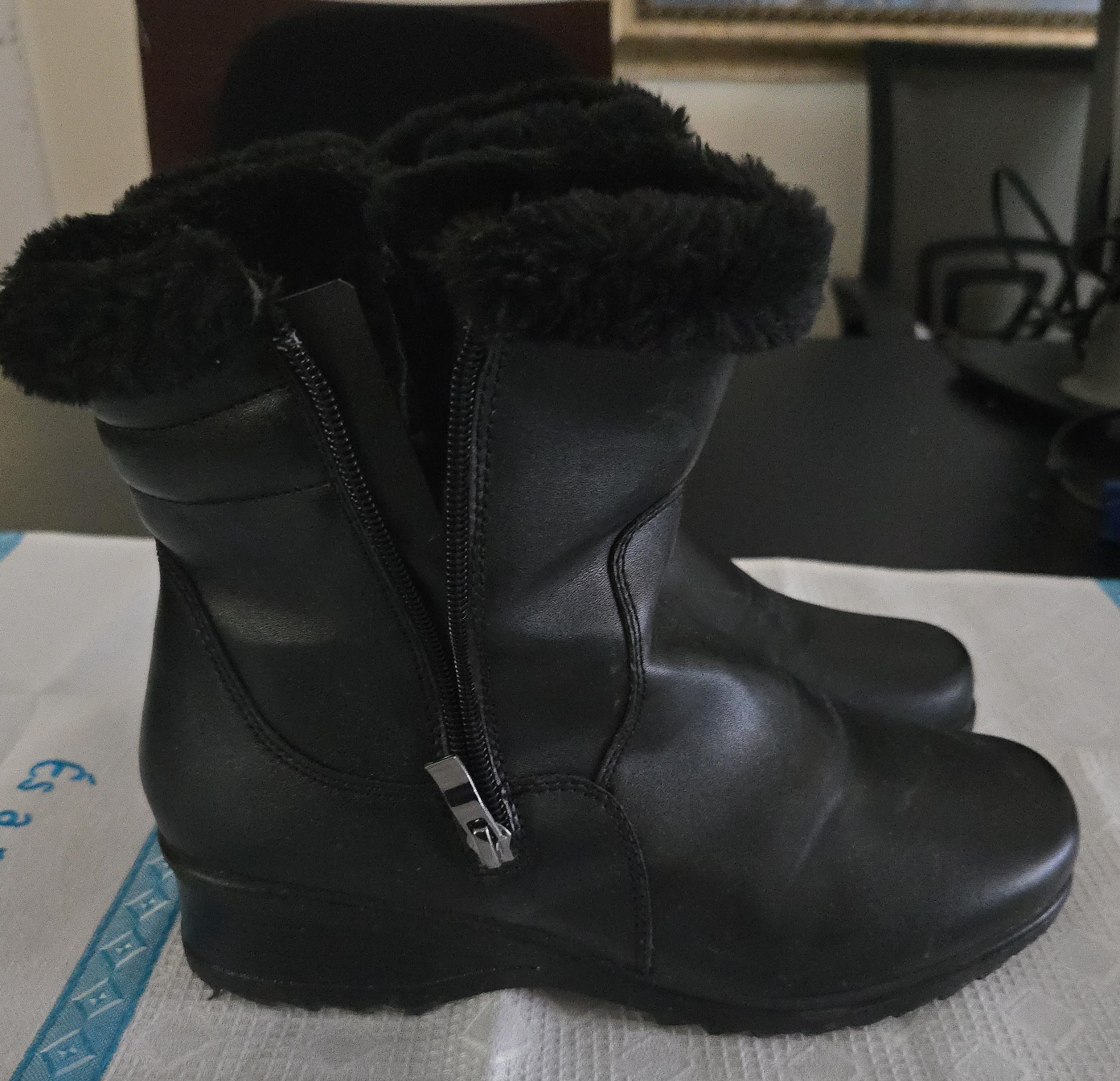 Black Winter Boots thumbnail