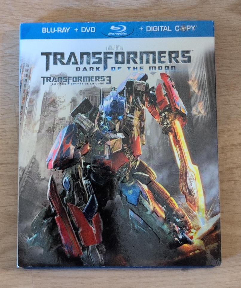 Transformers: Dark of the Moon (Blu-Ray + DVD) thumbnail