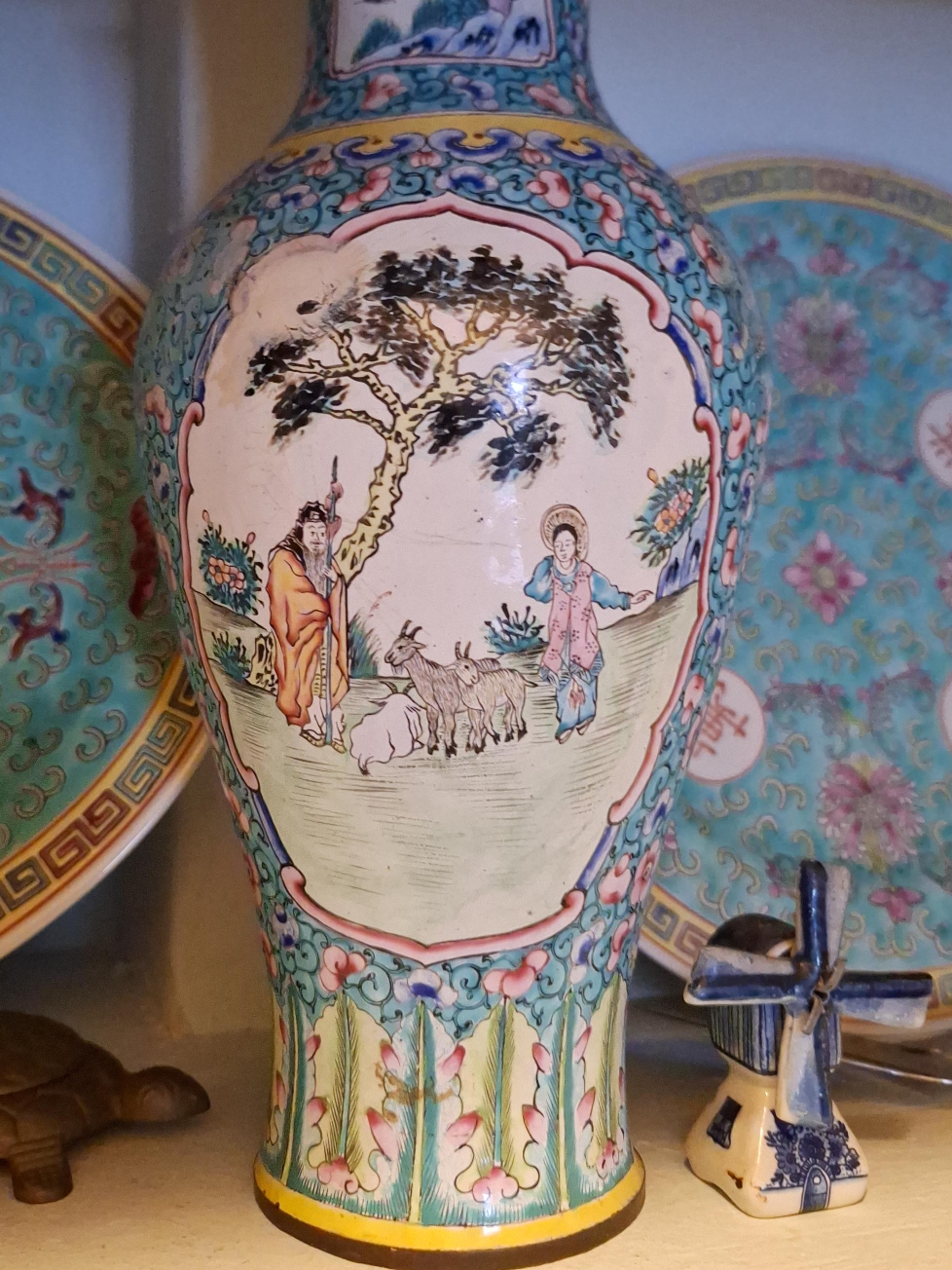 Vintage Chinese Vase thumbnail