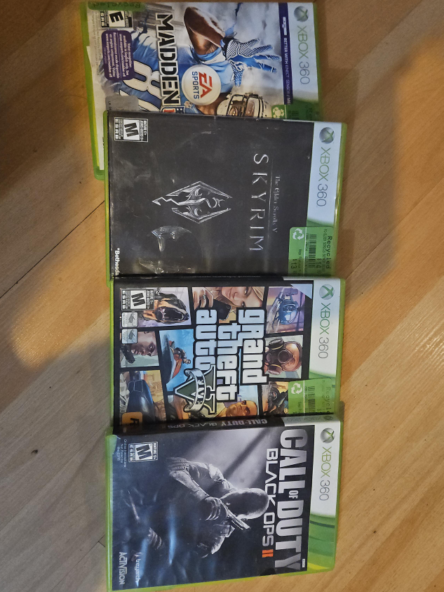 Xbox 360 Games: Madden, Skyrim, GTA V, Black Ops II, MW2 thumbnail