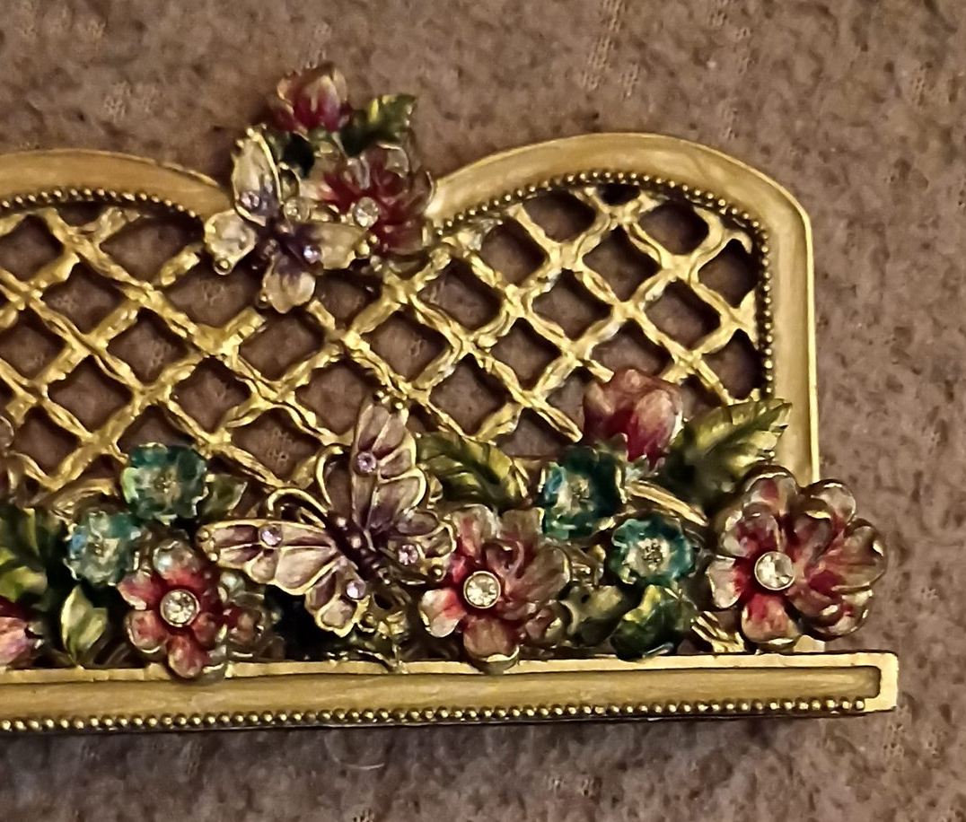 Decorative Floral Butterfly Frame thumbnail