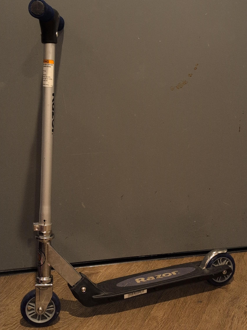 kids Razor Scooter - Great Condition! thumbnail