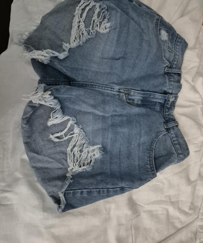 Ripped Denim Shorts🥕 thumbnail