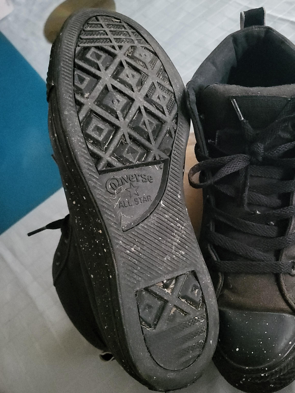 Converse All Star High Top - Size 8 thumbnail