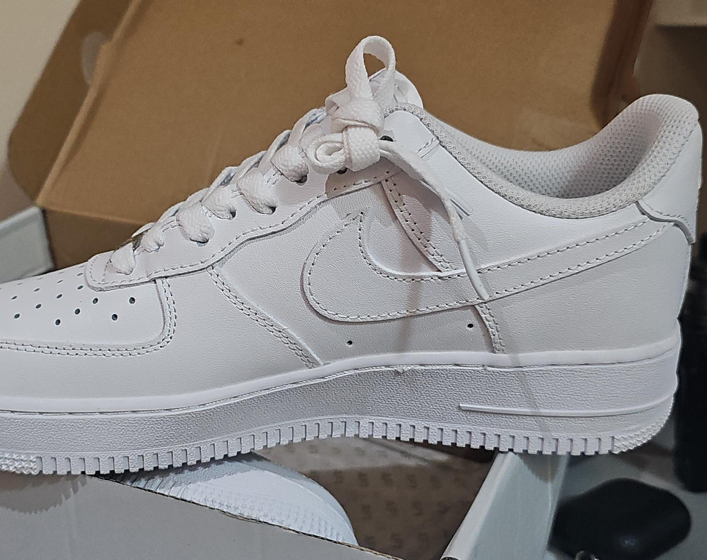 Nike Air Force 1 - Size 8 - White thumbnail