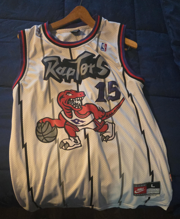 Nike Raptors Jersey #15 - Size L thumbnail