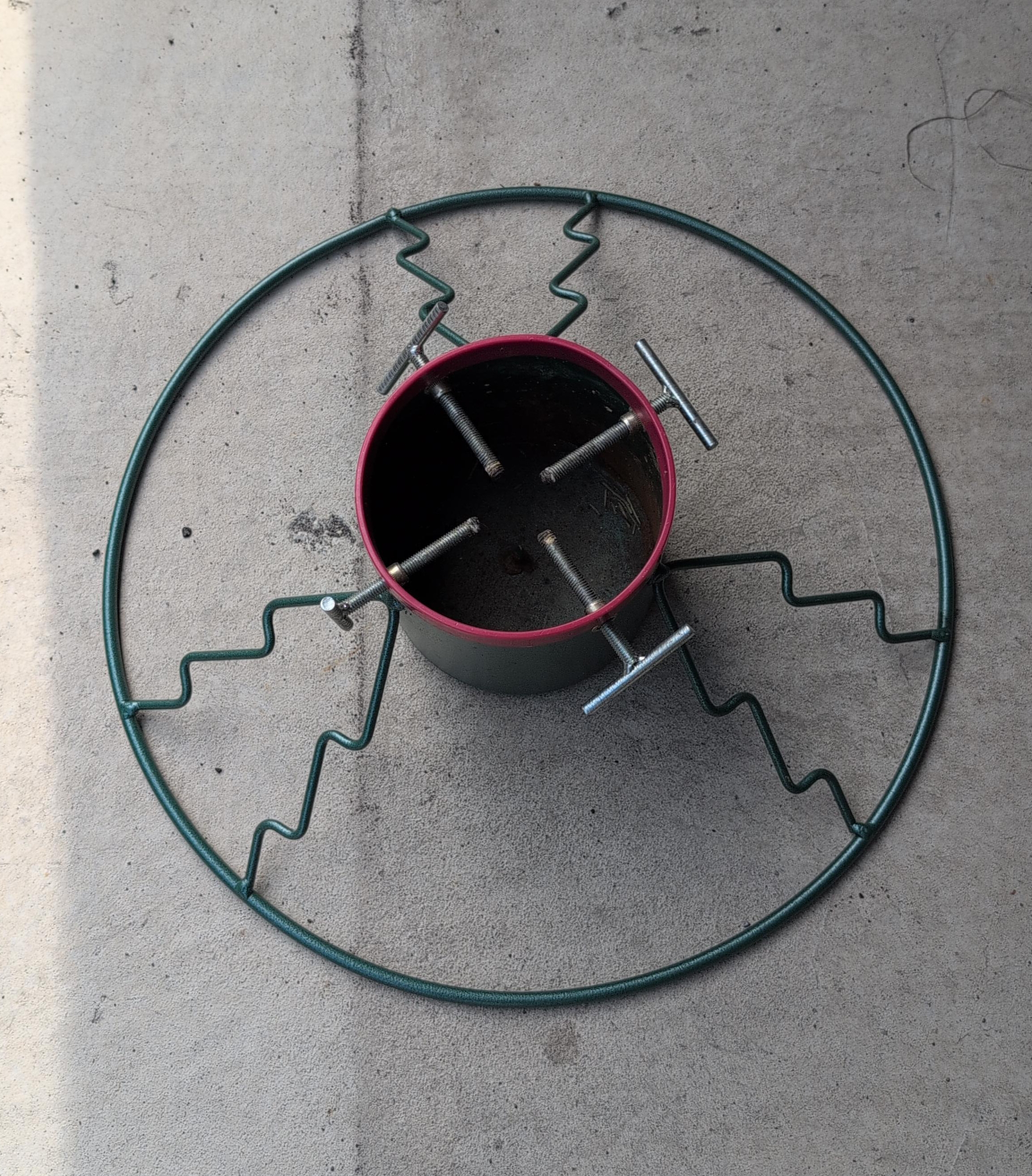 Green Metal Christmas Tree Stand thumbnail