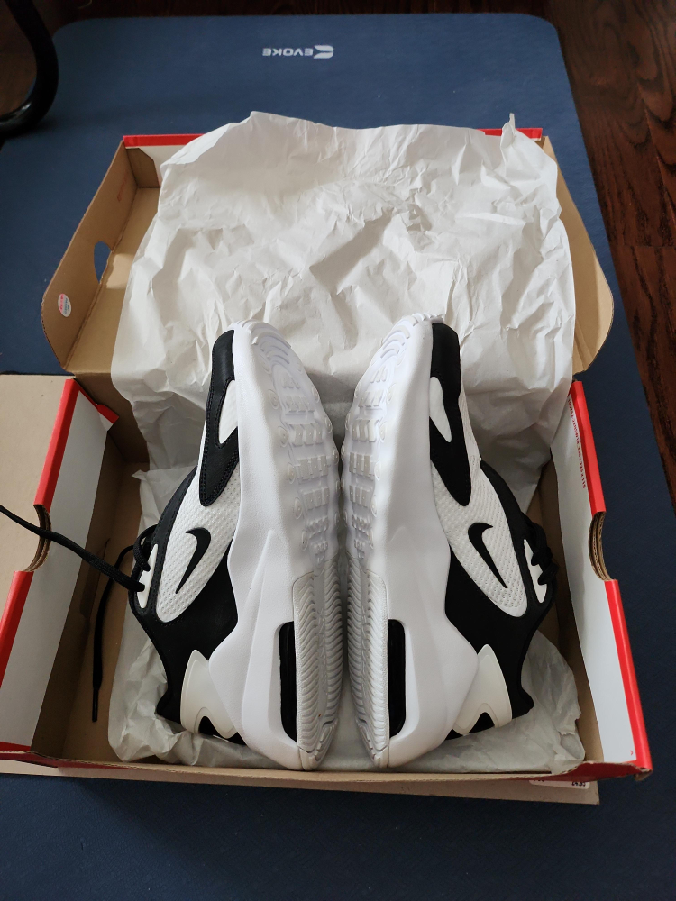 Nike Air Max Solo Black/White, Size 9.5 thumbnail