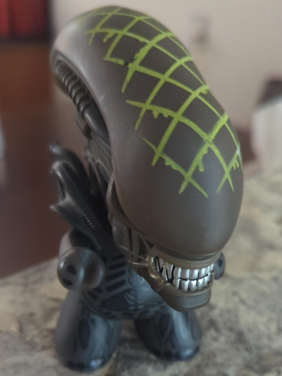 Alien vs Predator (AVP) Figurine thumbnail