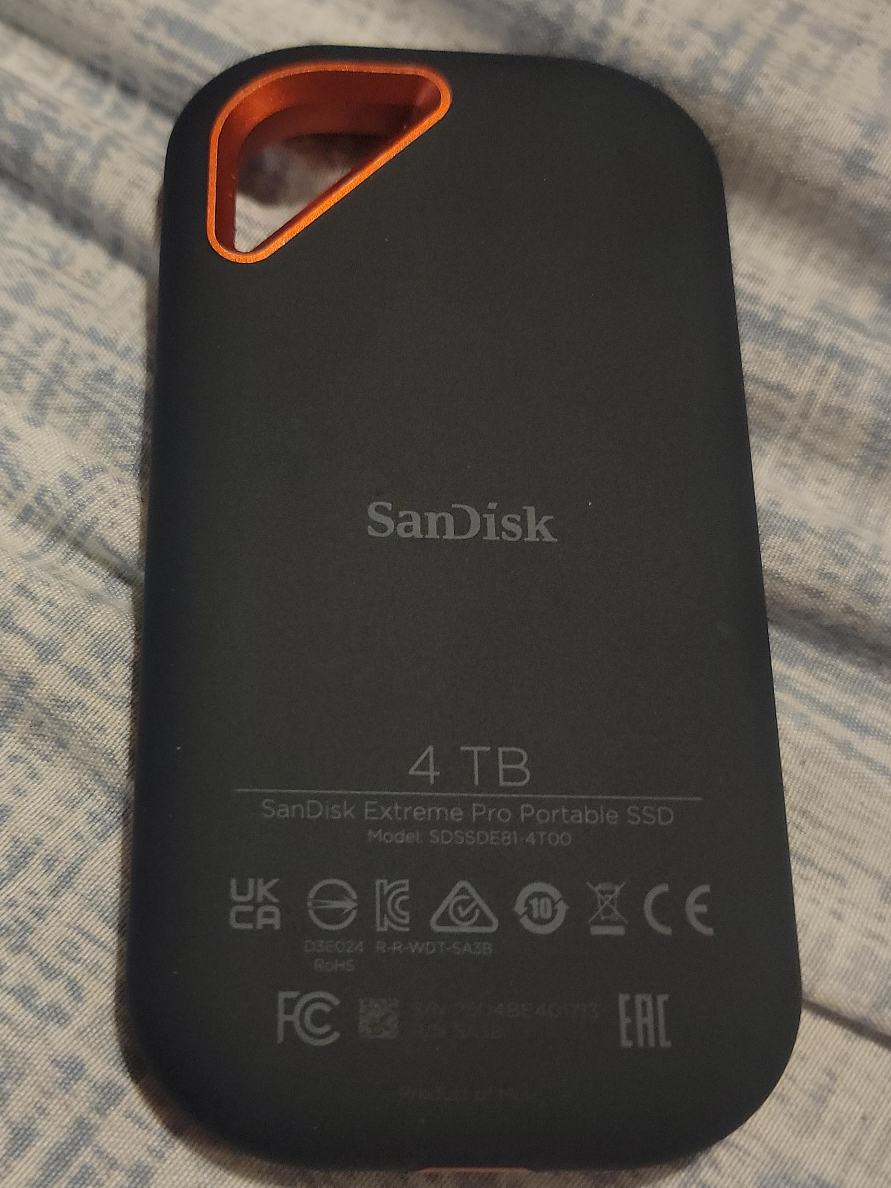 SanDisk Extreme Pro 4TB Portable SSD - Like New thumbnail