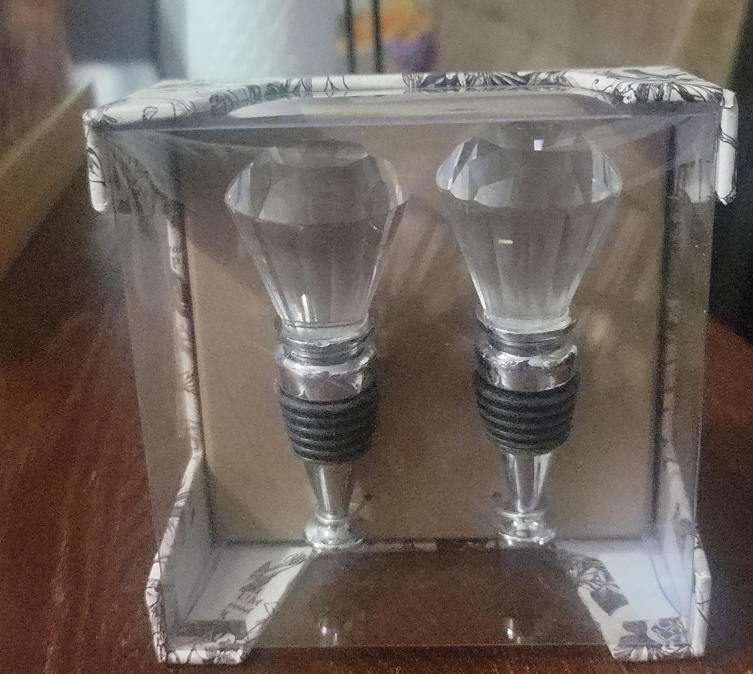 Wild Eye Designs Wine Stop Set - New in Box image indicator(1)
