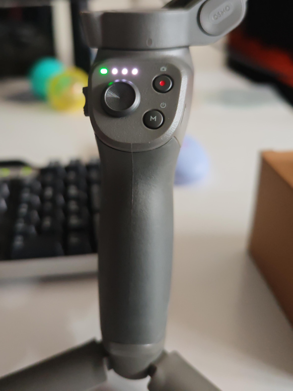 DJI Osmo Smartphone Gimbal Stabilizer thumbnail