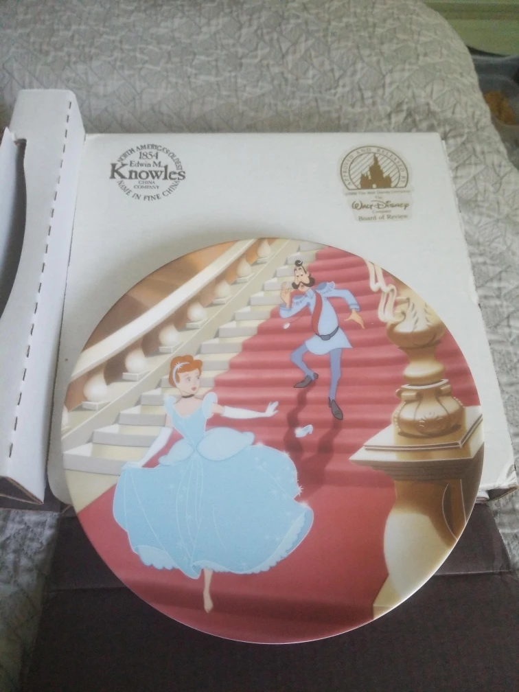 Disney Cinderella Collector Plate by Knowles thumbnail