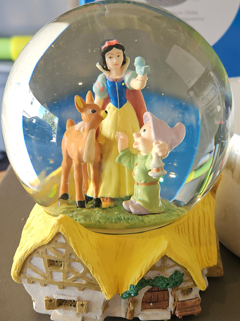 Snow White and the Seven Dwarfs Snow Globe thumbnail