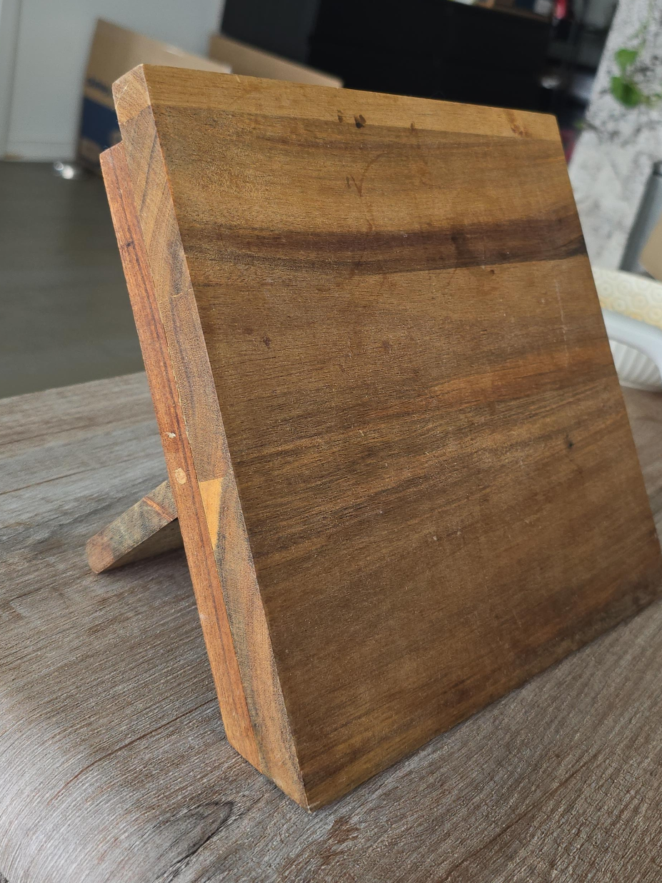 Magnetic Wooden Knife Block Stand image indicator(2)