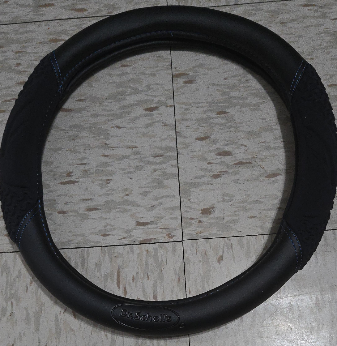 Dr. Scholl's Black Steering Wheel Cover thumbnail