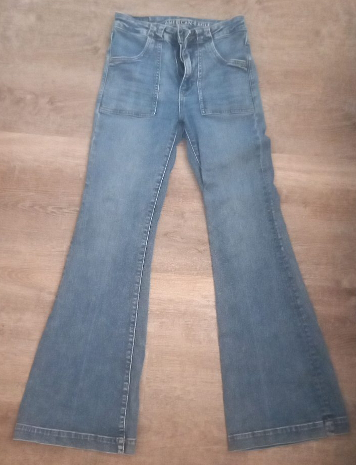 American Eagle Flare Jeans image indicator(1)