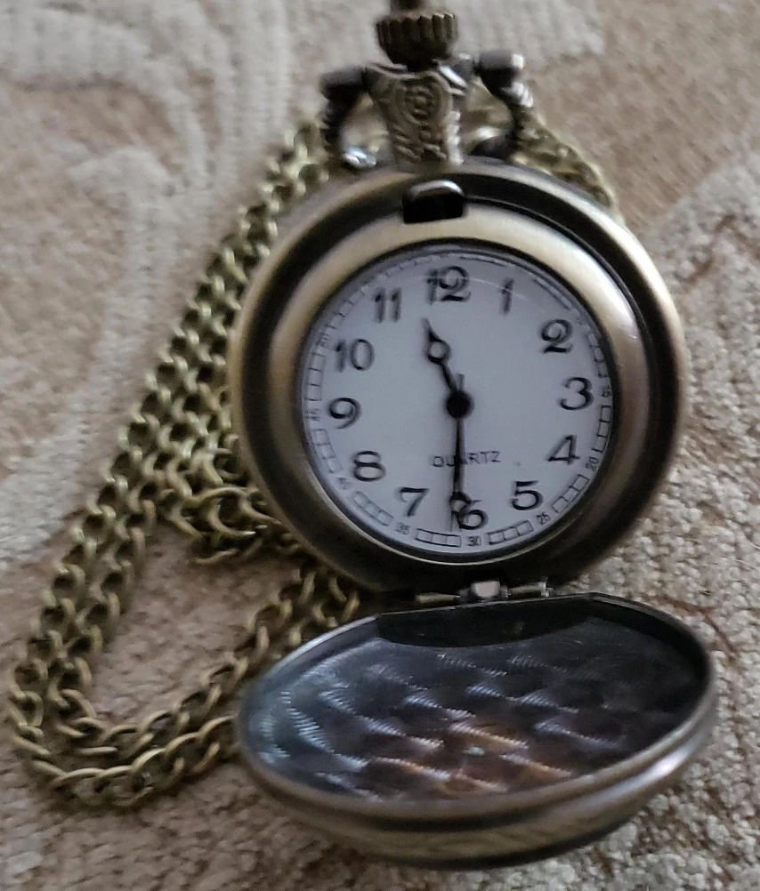 Vintage Style Quartz Pocket Watch thumbnail