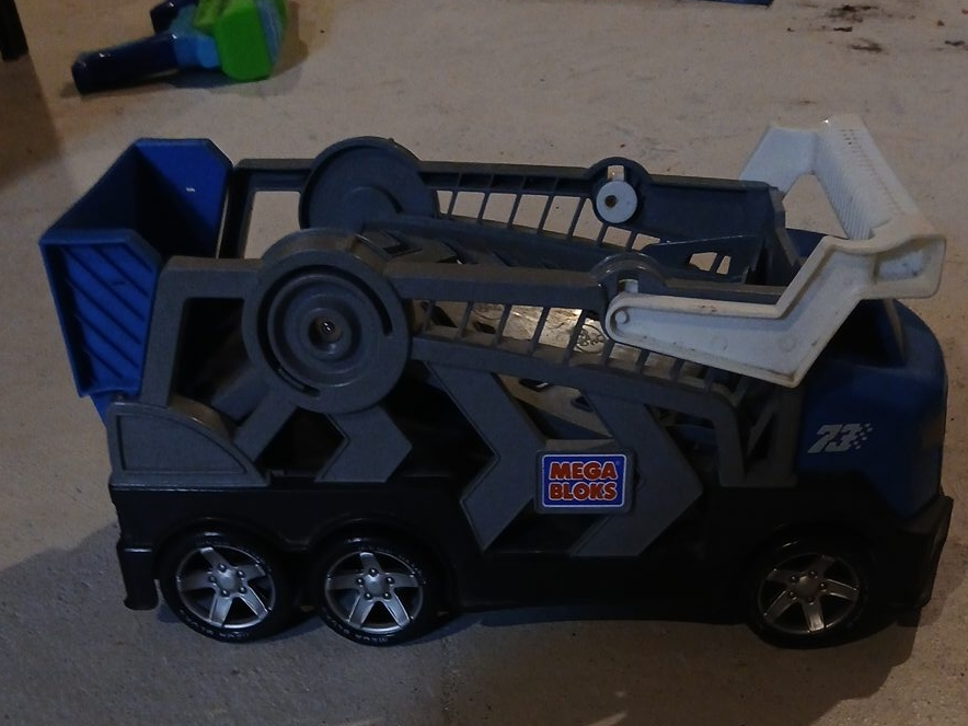 Mega Bloks Dump Truck thumbnail